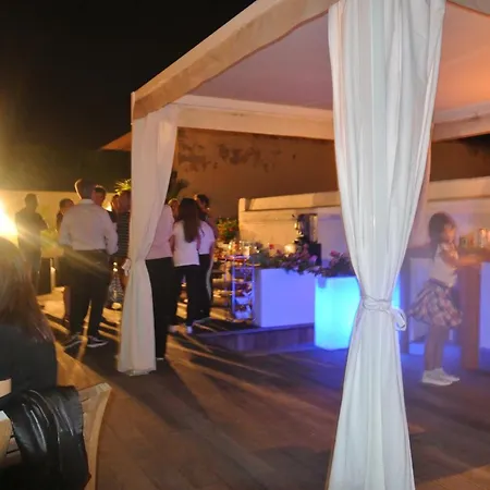 Marina Di Castello לינה וארוחת בוקר 2*